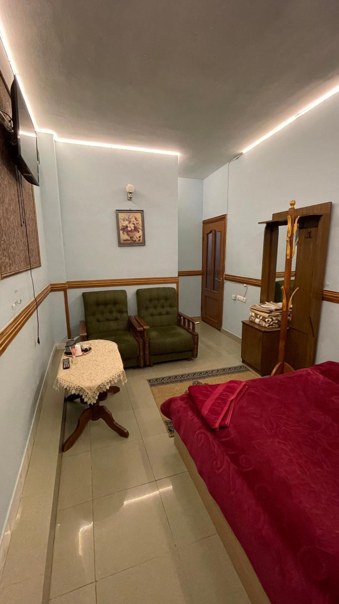 Citrus Guest House Erevan Esterno foto