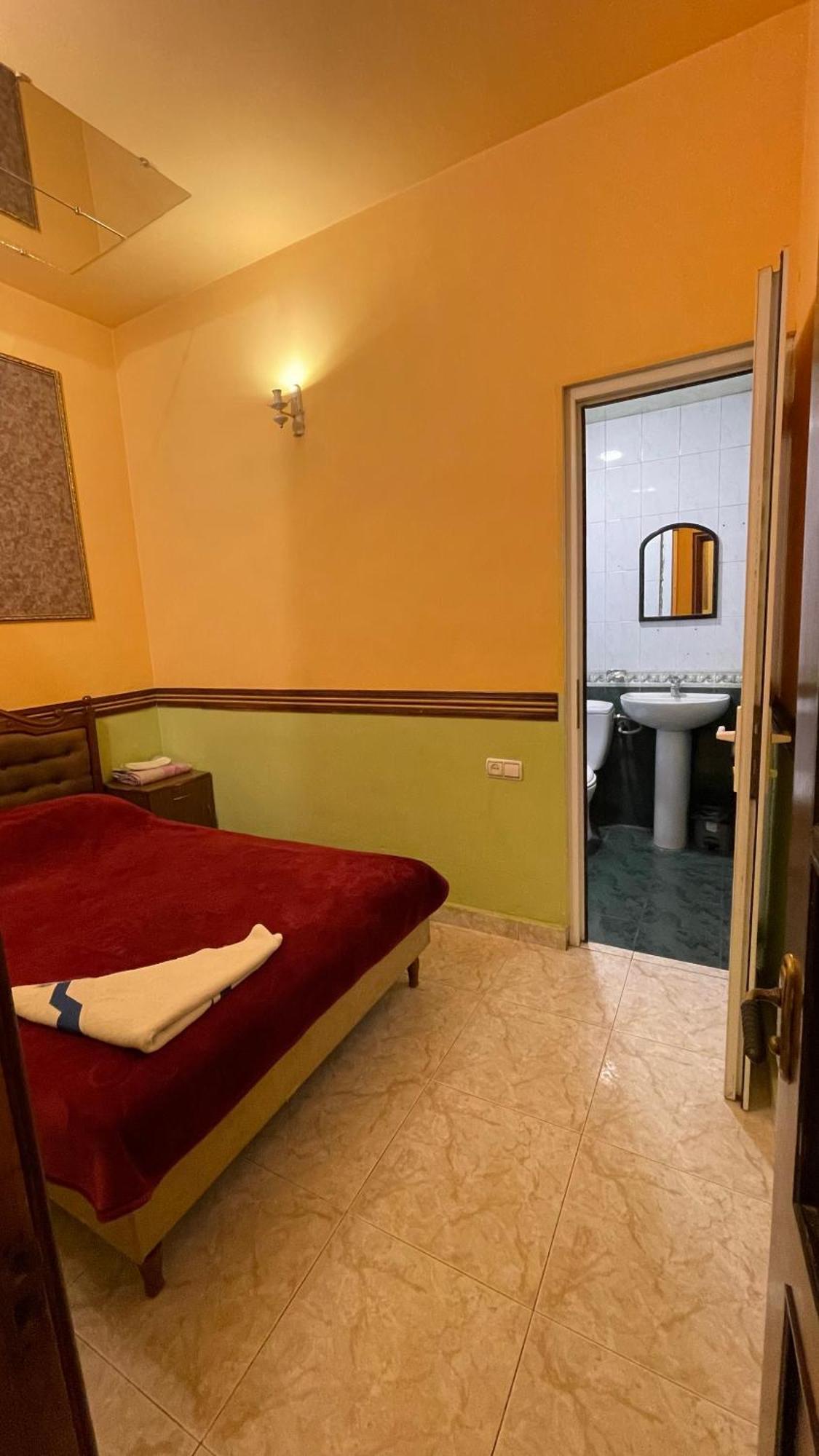 Citrus Guest House Erevan Esterno foto